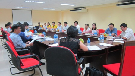 Đoàn khảo sát họp với các DN tại tỉnh Hậu Giang