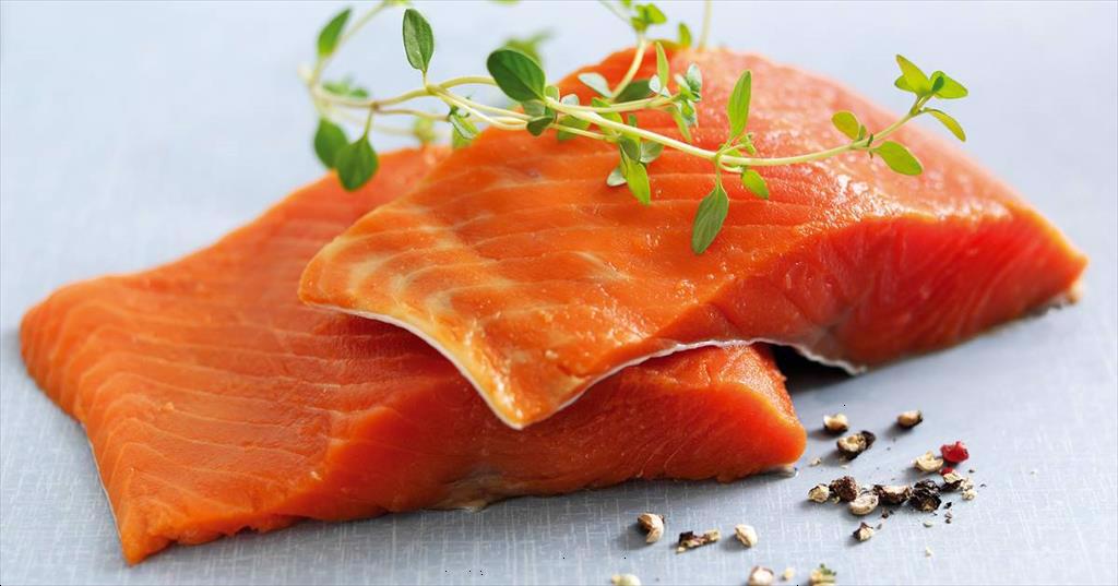 Ngân hàng Sparebank 1 dự báo giá cá hồi và chi phí thức ăn cao kỷ lục vào năm 2022