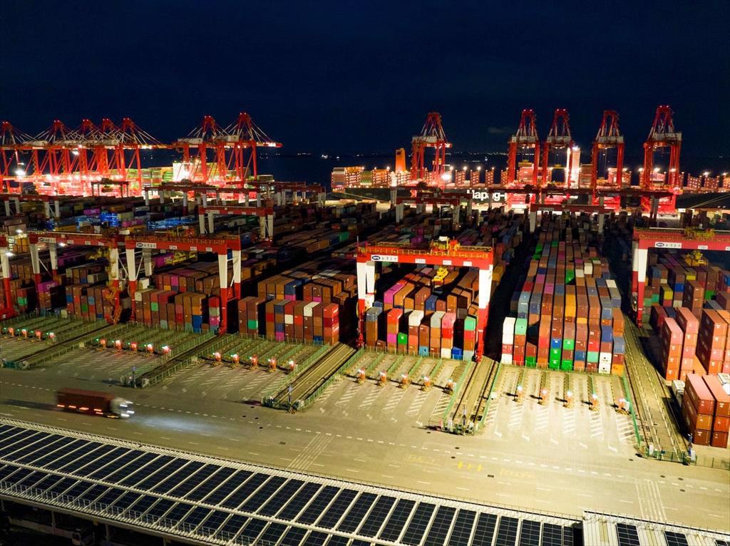 Trung Quốc Tắc nghẽn tại cảng lớn nhất thế giới gây ảnh hưởng lớn đến chuỗi cung ứng toàn cầu