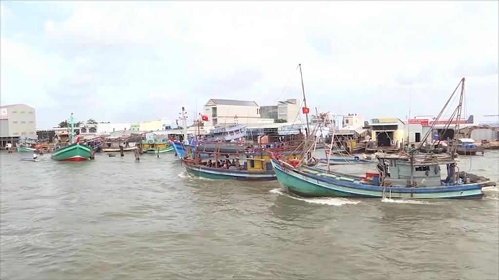 Cà Mau Nhộn nhịp những chuyến tàu đánh bắt cập bến sau Tết