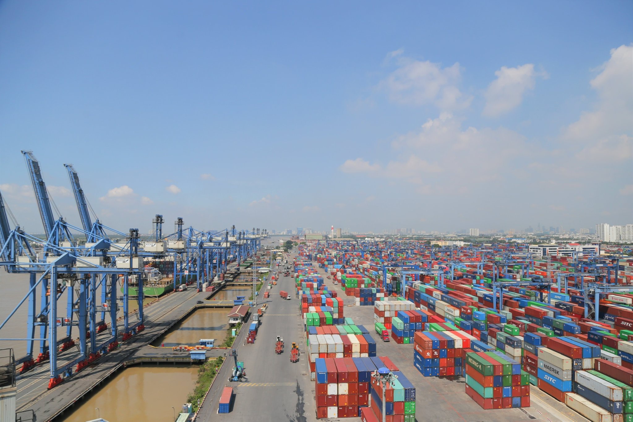 Phó Thủ tướng Lê Minh Khái đề nghị TpHCM tiếp thu ý kiến điều chỉnh thu phí hạ tầng cảng biển trong tháng 72022