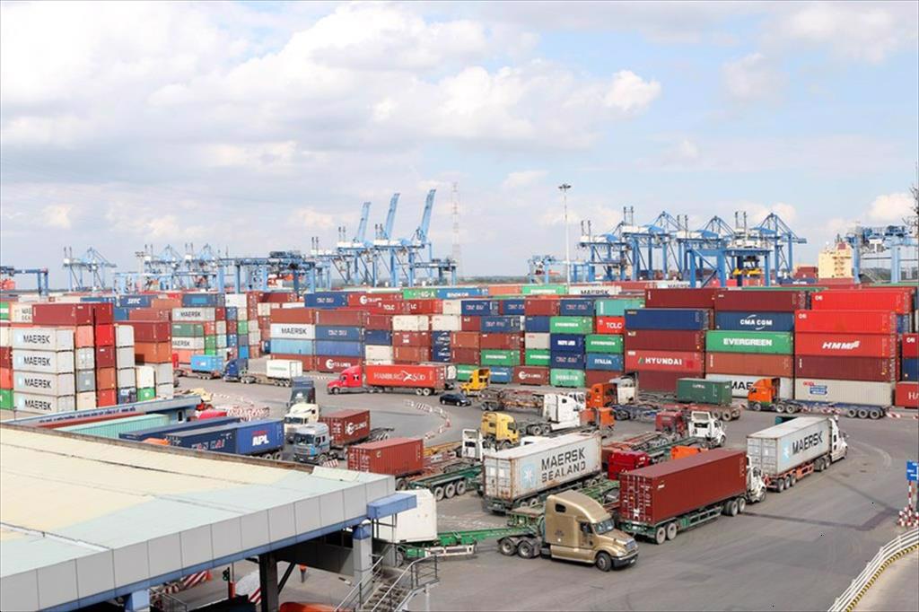 Doanh nghiệp tiếp tục kiến nghị giảm mức thu phí hạ tầng cảng biển