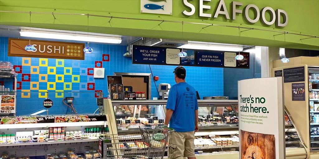 Xu hướng bán hàng trực tuyến, tăng dịch vụ thực phẩm và thủy sản tại các cửa hàng tạp hóa Mỹ. 