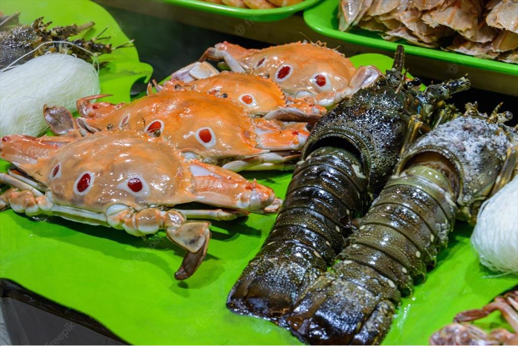 Chợ hải sản lớn nhất Thượng Hải mở cửa trở lại sau 5 tháng đóng cửa 