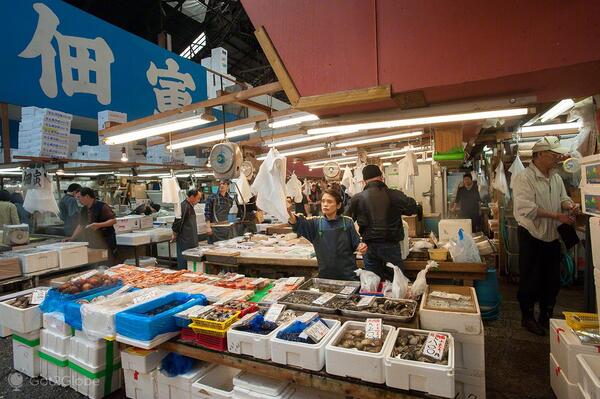 Người tiêu dùng Nhật Bản đối mặt với nhiều đợt tăng giá năm 2023