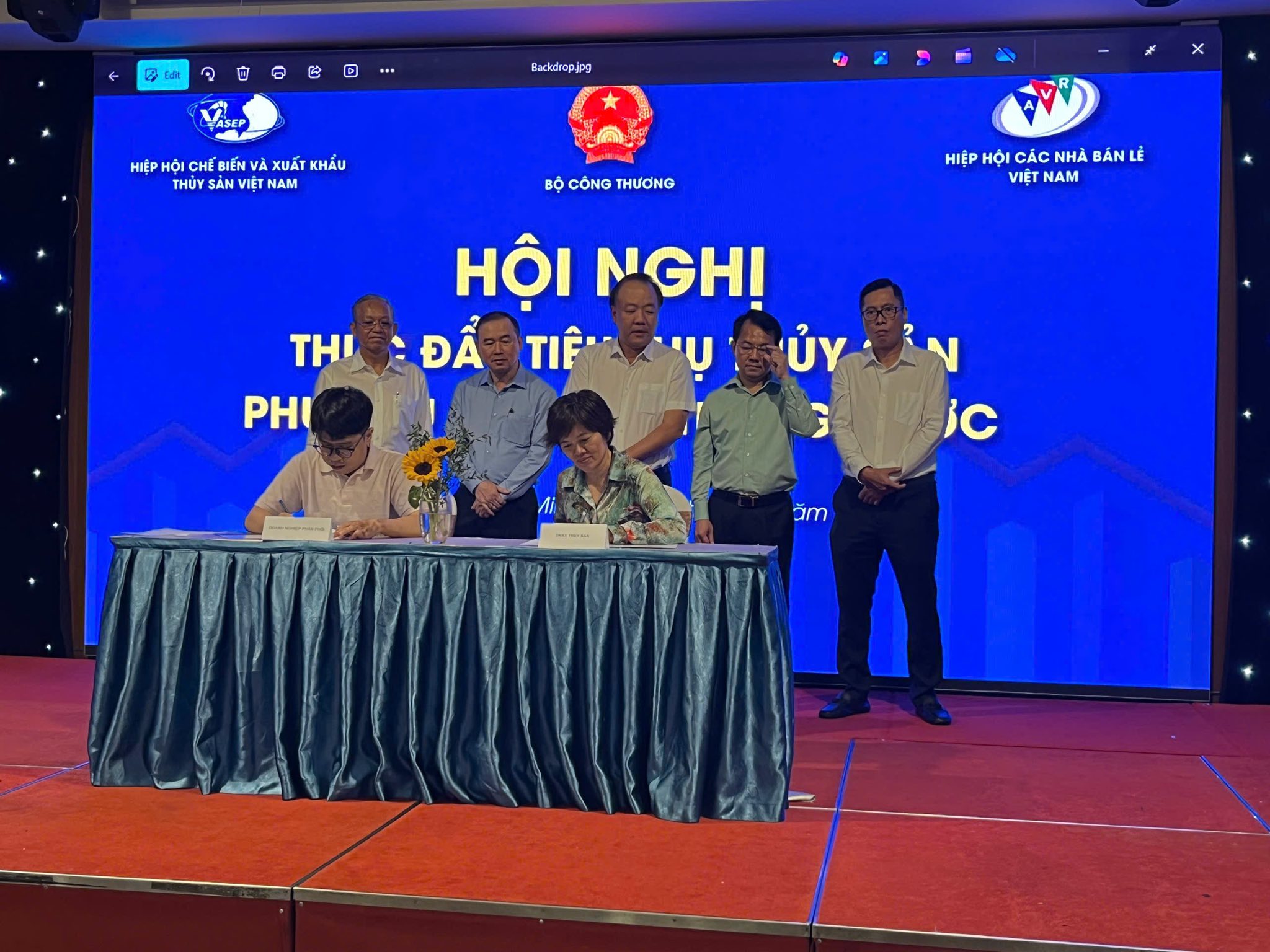 Đẩy mạnh tiêu thụ thủy sản nội địa Kết nối cung – cầu khai thác thị trường 100 triệu dân