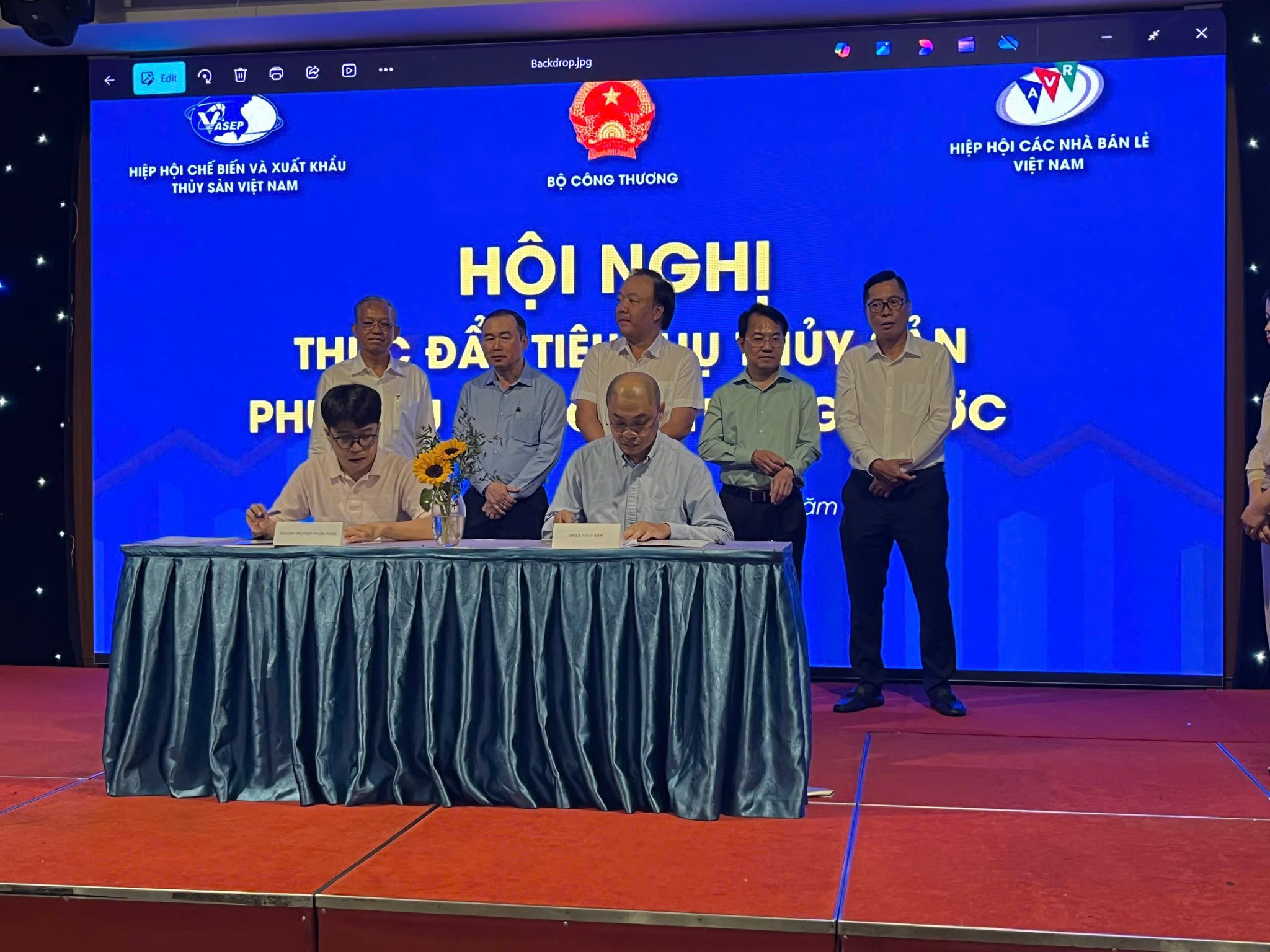 Đẩy mạnh tiêu thụ thủy sản nội địa Kết nối cung – cầu khai thác thị trường 100 triệu dân