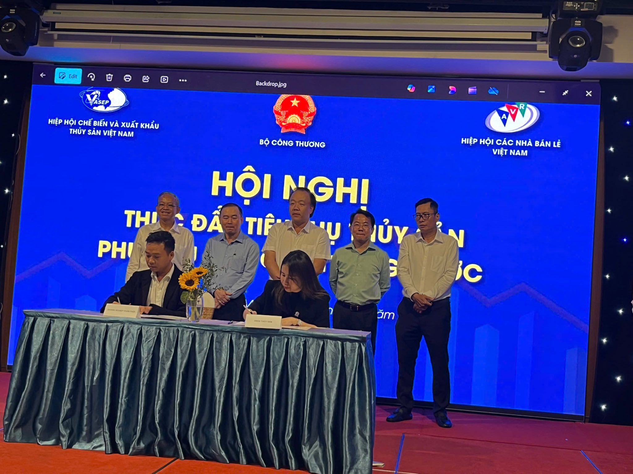 Đẩy mạnh tiêu thụ thủy sản nội địa Kết nối cung – cầu khai thác thị trường 100 triệu dân