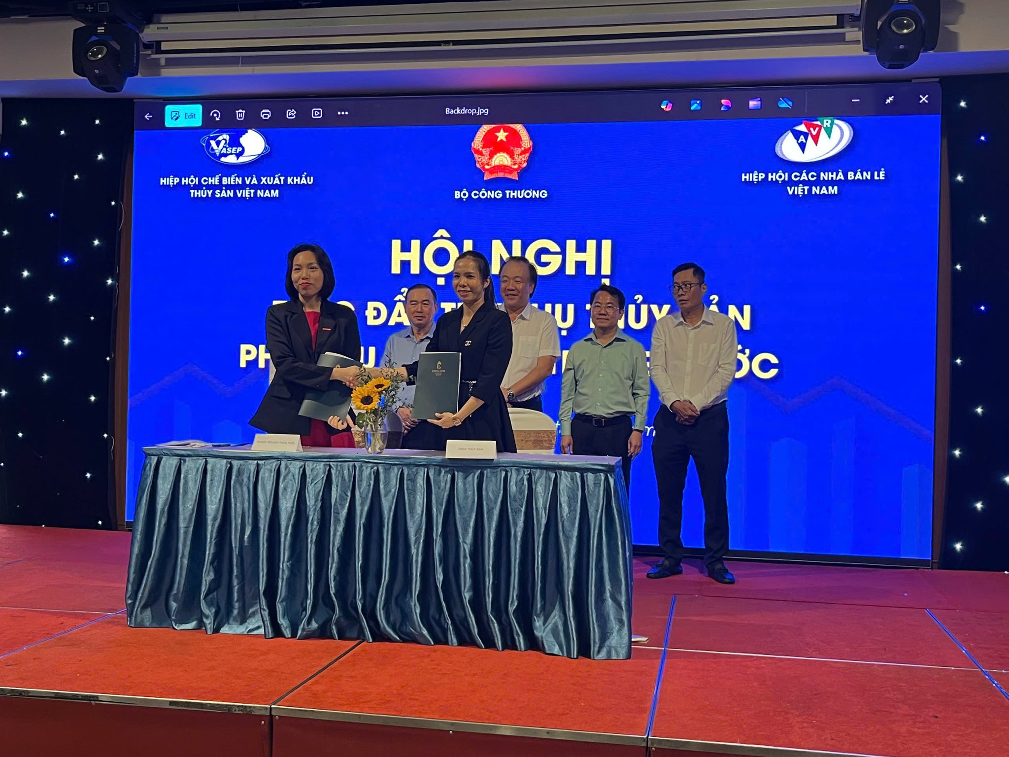 Đẩy mạnh tiêu thụ thủy sản nội địa Kết nối cung – cầu khai thác thị trường 100 triệu dân