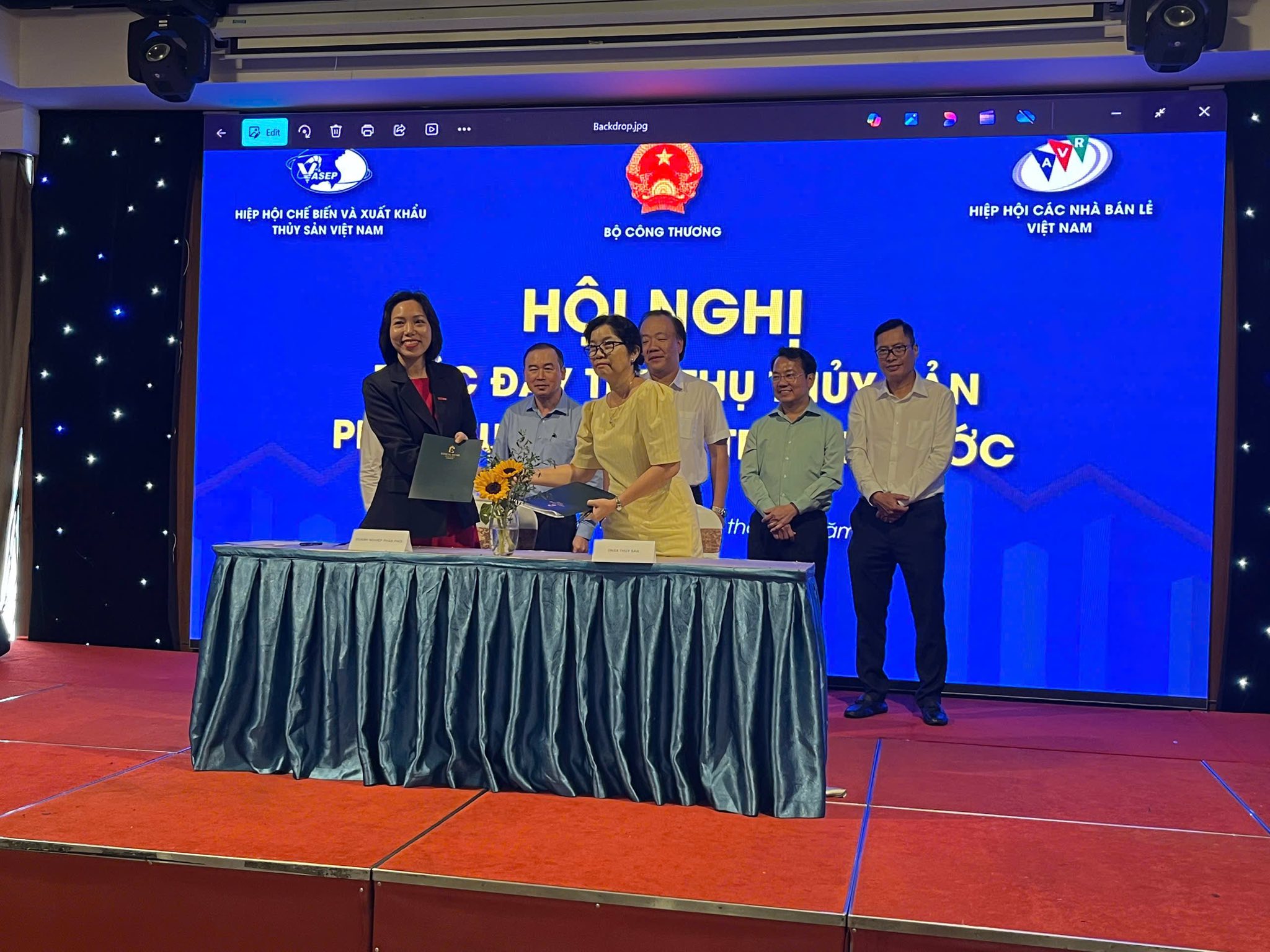 Đẩy mạnh tiêu thụ thủy sản nội địa Kết nối cung – cầu khai thác thị trường 100 triệu dân