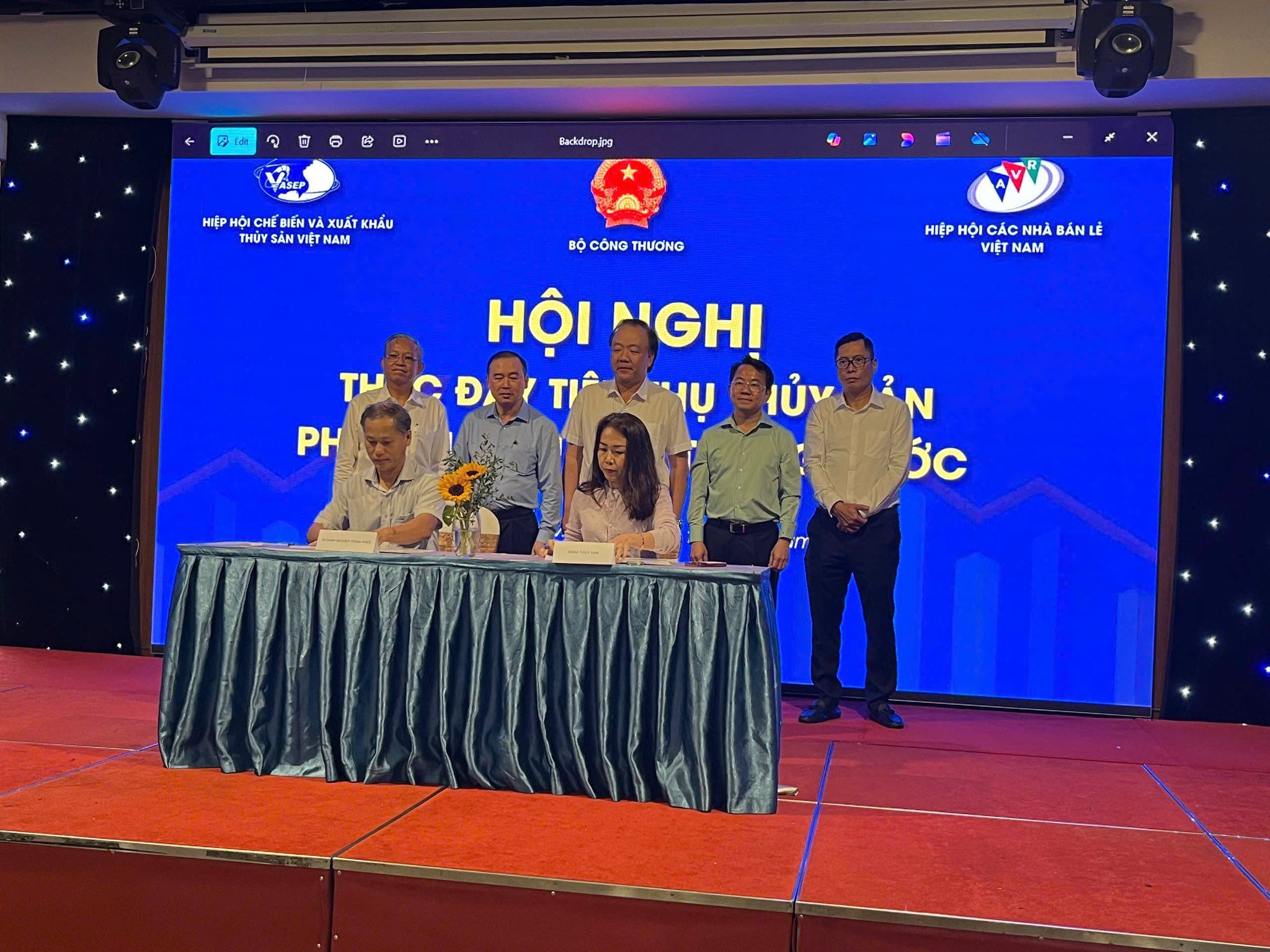 Đẩy mạnh tiêu thụ thủy sản nội địa Kết nối cung – cầu khai thác thị trường 100 triệu dân