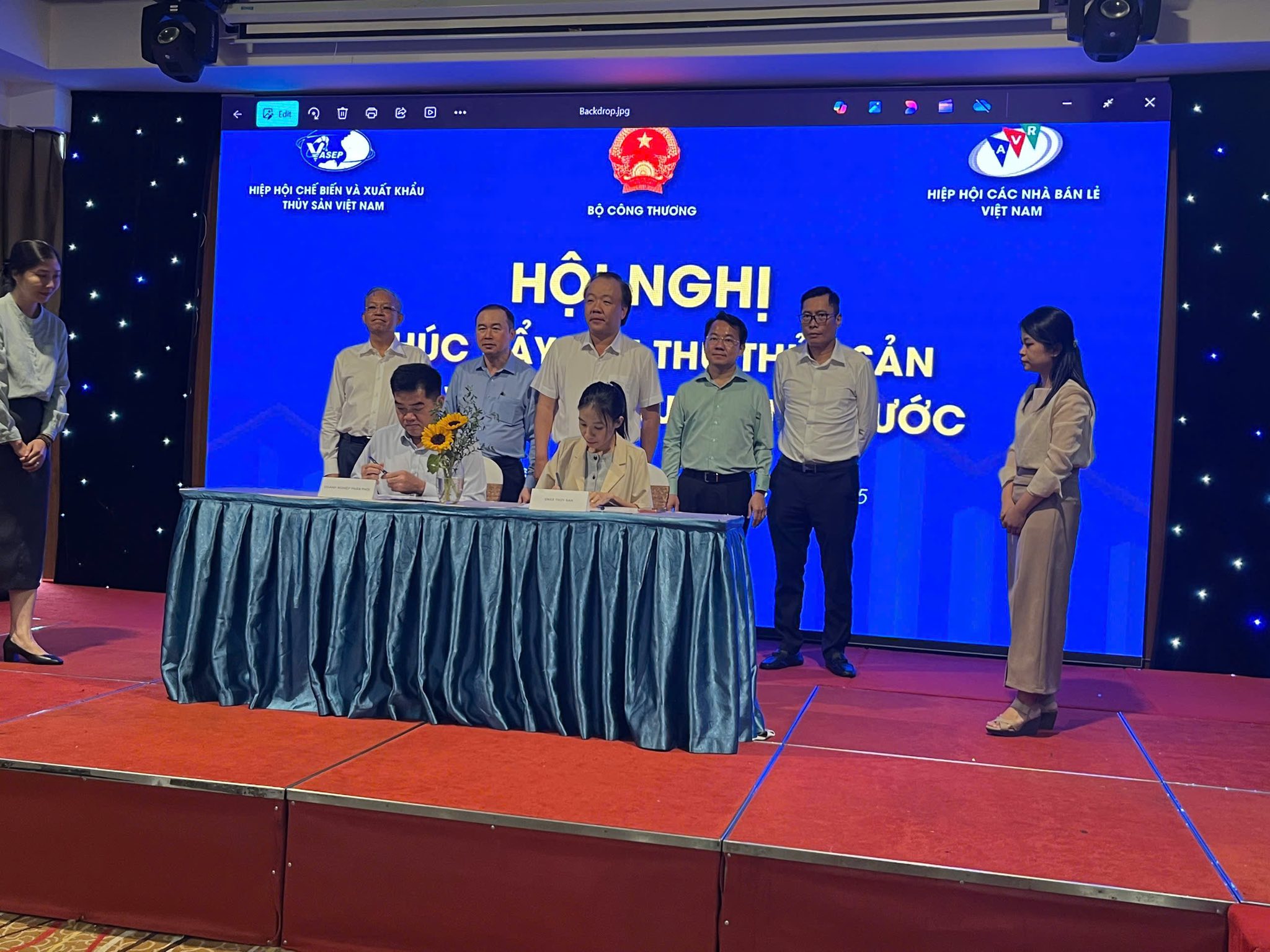 Đẩy mạnh tiêu thụ thủy sản nội địa Kết nối cung – cầu khai thác thị trường 100 triệu dân