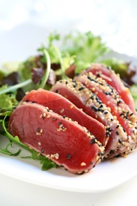 Thị trường cá ngừ mắt to đông lạnh Nhật Bản tháng 52013