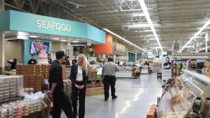 Hy-Vee truy xuất nguồn cá nục heo để ngăn chặn IUU