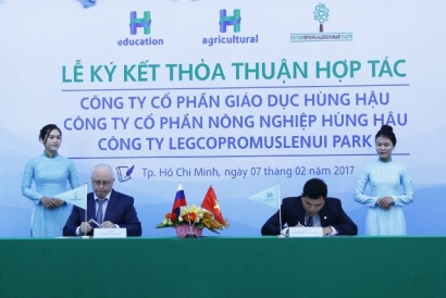 Ký thỏa thuận hợp tác giữa Công ty CP Giáo dục Hùng Hậu, Công ty CP Nông nghiệp Hùng Hậu và Công ty Legcopromuslenui Park