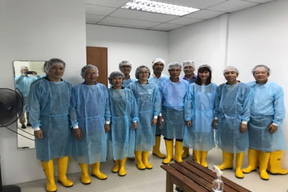 Kiểm tra, truy xuất nguồn gốc tôm thẻ chân trắng bố mẹ tại Singapore