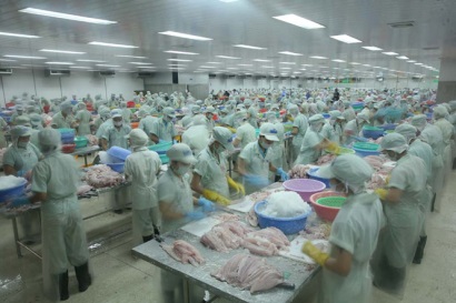 Phí vô lý vẫn khó điều chỉnh