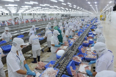 Giảm mạnh nhiều loại phí vô lý