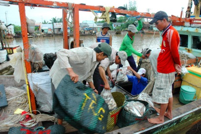 Gian nan gỡ thẻ vàng IUU