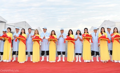 Thủ tướng dự khánh thành khu sản xuất cá tra giống trên sông Tiền