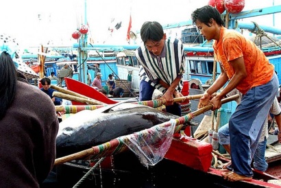 Nỗ lực gỡ “thẻ vàng” của EC