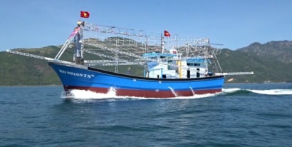 Khởi tố cá nhân dùng biển số giả khai thác hải sản trái phép