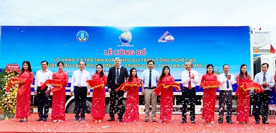 An Giang xuất khẩu lô cá tra công nghệ cao vào thị trường khó tính