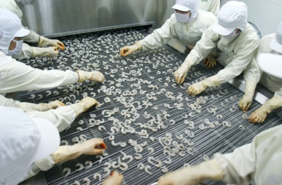 Năm 2018, cơ bản chấm dứt vấn nạn đưa tạp chất vào tôm nguyên liệu