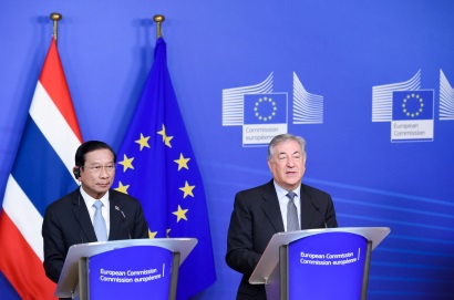 EC gỡ thẻ vàng cho Thái Lan