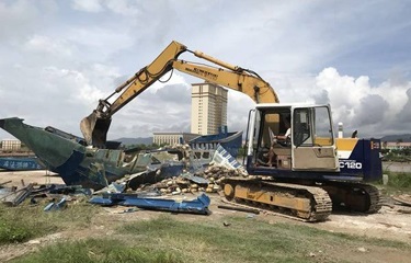 Trung Quốc phá hủy các tàu cá bất hợp pháp vì không được đăng ký