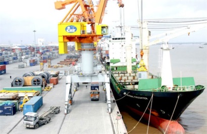 Thu phí cảng biển Hải Phòng vẫn trên rải thảm đỏ, dưới rải đinh