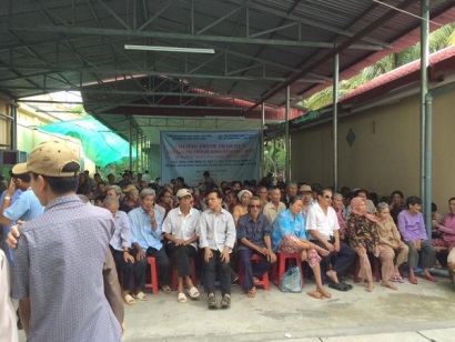 Tân Thanh trao quà cho Hội người mù huyện Châu Thành, tỉnh Tiền Giang