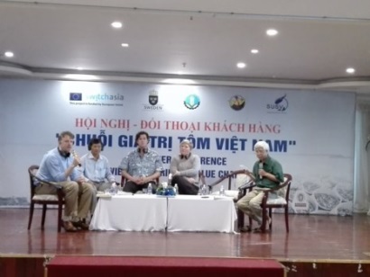 Người nuôi tôm quy mô nhỏ tiếp cận thị trường quốc tế