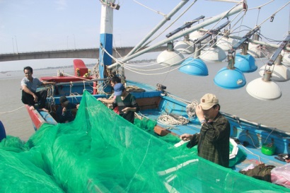 Ngư dân Ngọc Hiển (Cà Mau) ăn Tết trong niềm vui trúng mùa đánh bắt