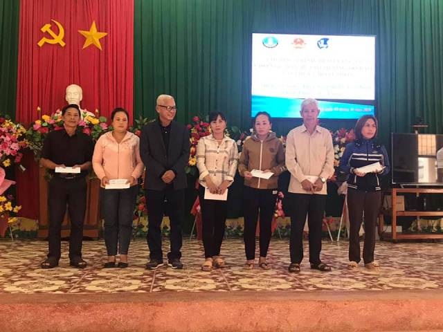 VASEP ủy lạo và tặng quà ngư dân tỉnh Bình Định