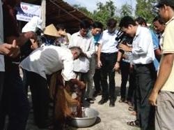 Trà Vinh Nuôi tôm càng xanh trong ao nước lợ cho hiệu quả kinh tế cao