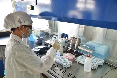 Phòng Lab chuẩn quốc tế bằng kỹ thuật realtime PCR đầu tiên tại Việt Nam đảm bảo tôm giống sạch bệnh