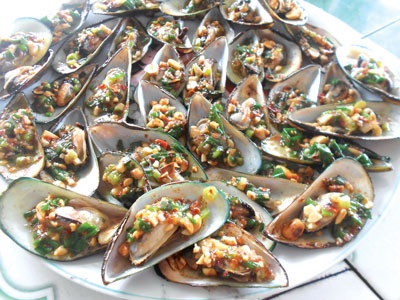 Cắm tre, thả bè… nuôi vẹm