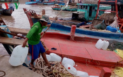Hàng trăm tàu cá Bến Tre bắt đầu ra khơi đầu năm
